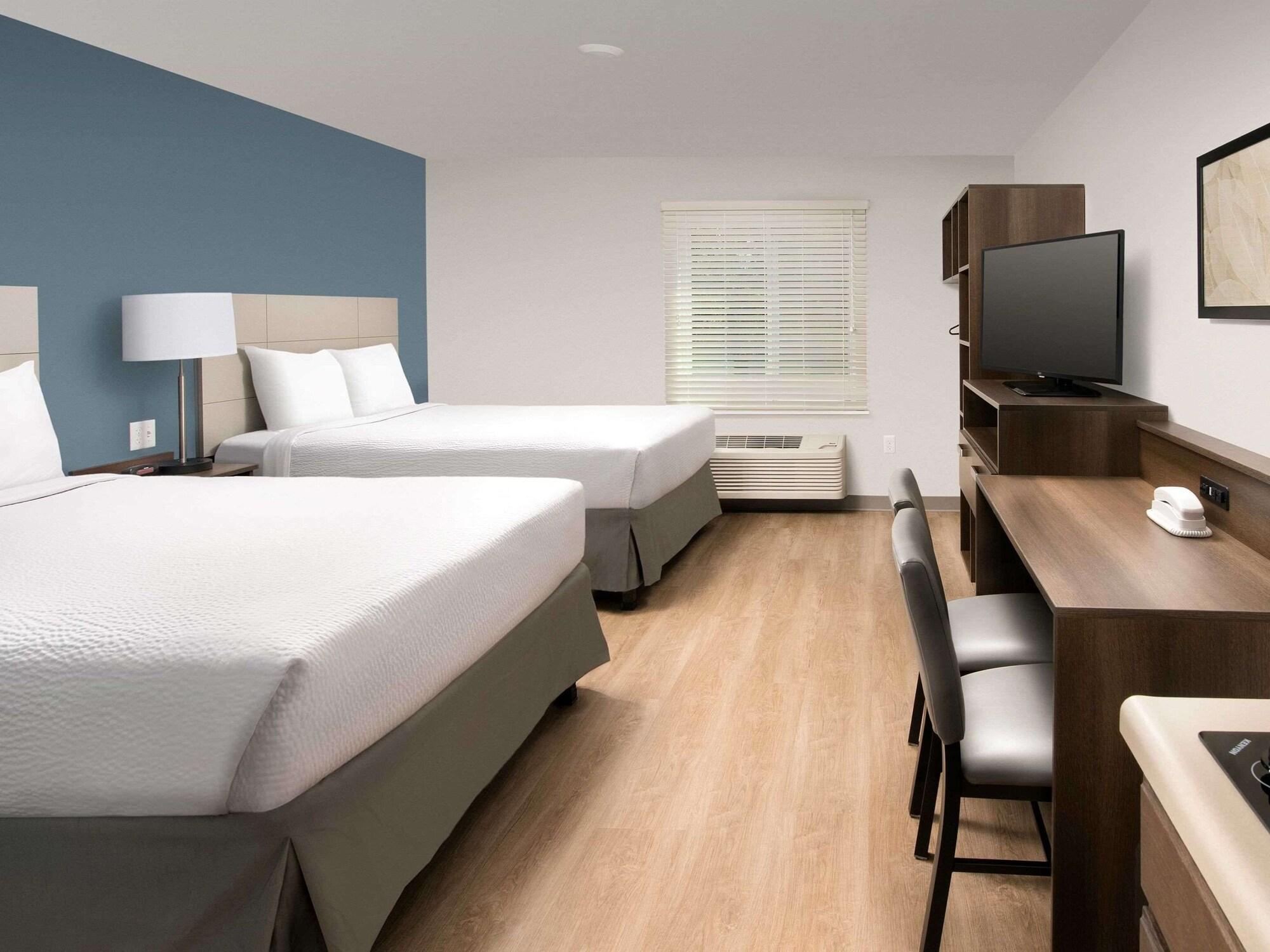 Suburban Studios Watford City Kültér fotó