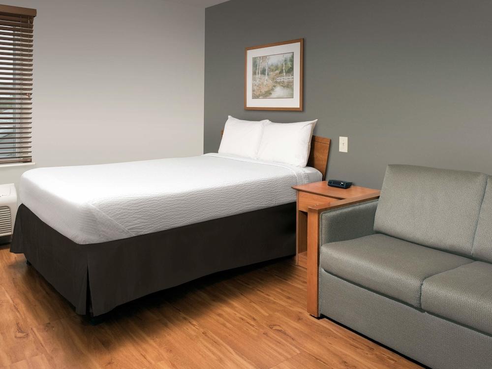 Suburban Studios Watford City Kültér fotó
