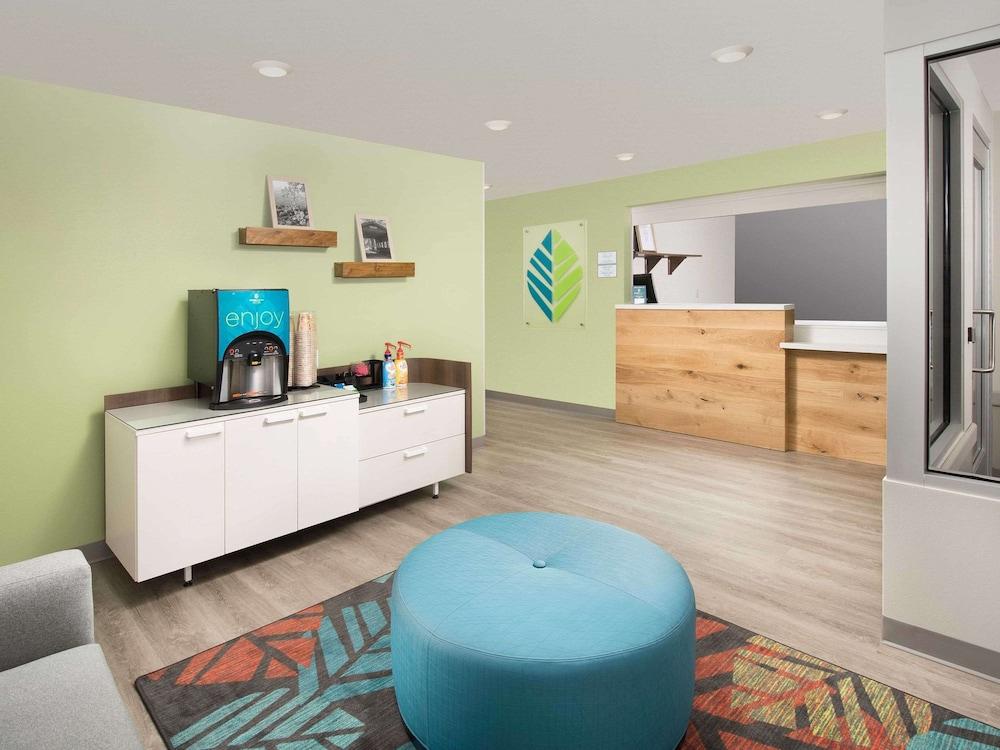 Suburban Studios Watford City Kültér fotó