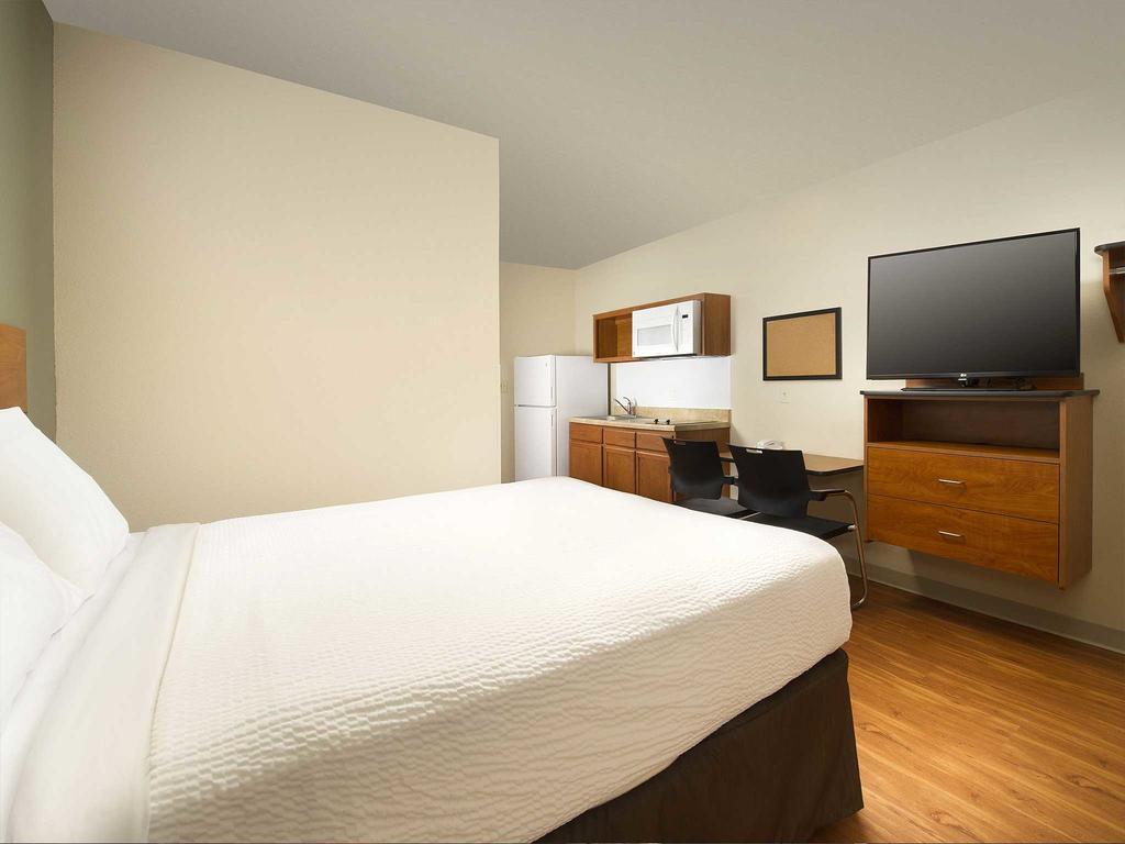 Suburban Studios Watford City Kültér fotó